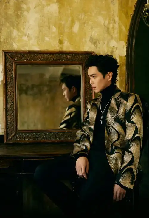 2023#微博视界大会#暨微光盛典,一会儿见!@张若昀