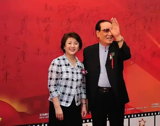 庞学勤病逝7年了,遗孀高山英子的选择令人泪目_杨光_表演_电影