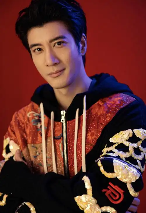 王力宏直播造型邋遢,被调侃变流浪歌手,60万人在线看二哥刮胡子