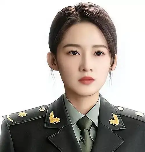 李沁军装照
