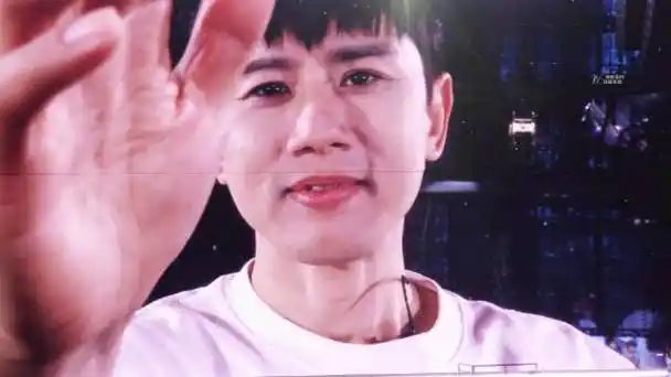 7815我们  永远爱你@张杰    我们儿童"杰"见97张杰官方行程