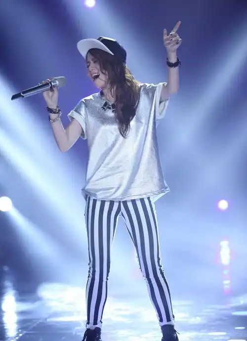 我是歌手2最新现场照邓紫棋变身嘻哈女孩1319