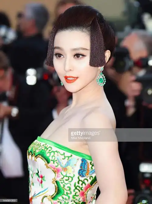 赏花|范冰冰 2010-2017戛纳电影节红毯造型