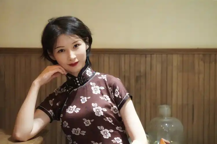 弹力真丝双乔缎(20姆米)店家:99@liz cheongsam 传统旗袍我的净三围