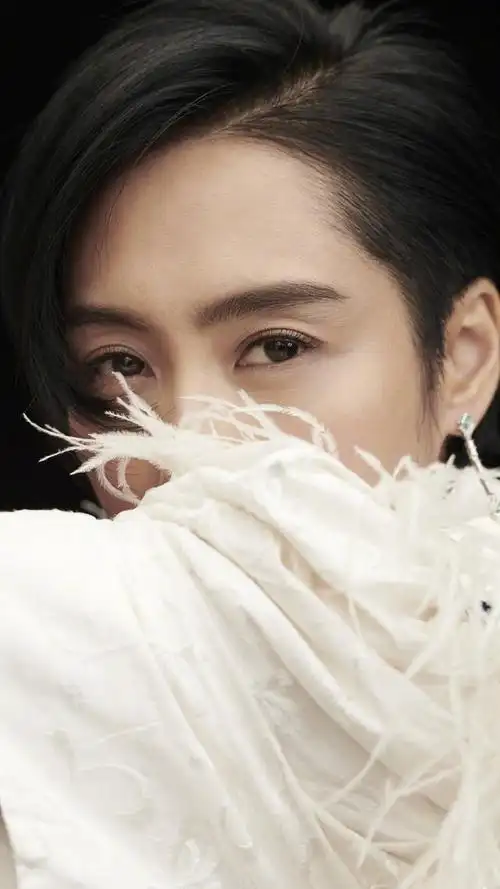 演员朱茵,心中最美的紫霞仙子,来看她的写真照吧