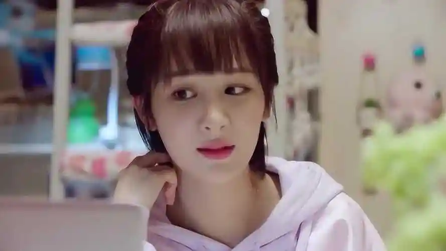 亲爱的热爱的佟年看到韩商言房间里有女人很生气