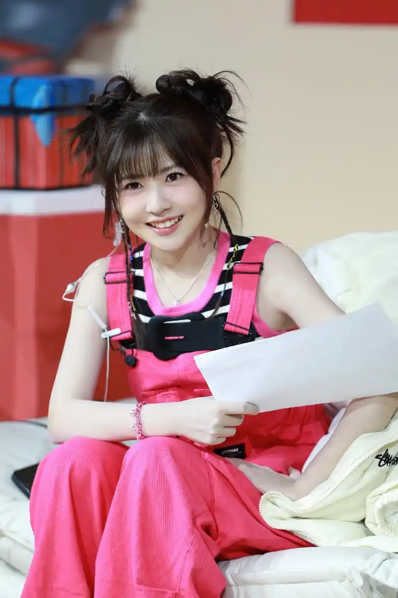 赖美云丸子头,俏皮可爱美少女!