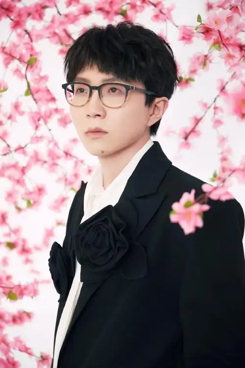 十八年后仙剑还是仙侠剧巅峰##毛不易桃花林写真