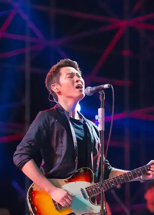 大咖李宇春,梁博带领国内外知名乐队,为1.