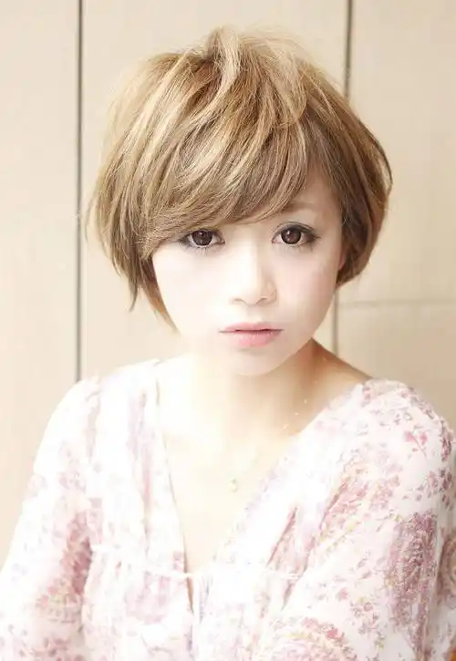 小圆脸的漂亮短发,时尚减龄甜美可爱,好打理又显气质_脸型_发型_刘海