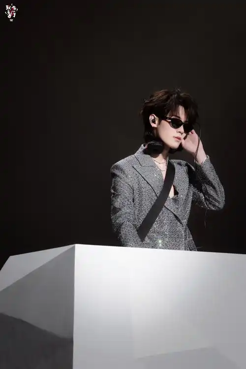 张真源 live之神##时代少年团叁重楼暨出道四周年演唱会##张真源背