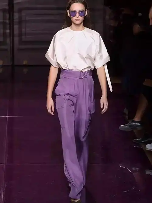 紫色 x 黑色 还有什么比紫色 黑色更具神秘色彩,当这两种颜色碰撞一起