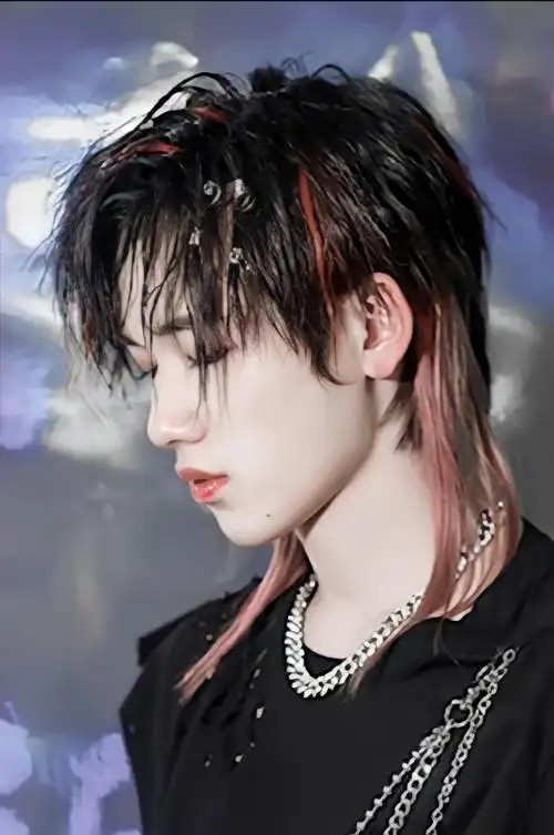 宋亚轩下颚角真的就绝了啊