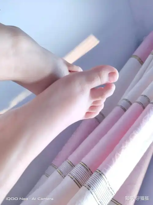 女生什么样的脚才算是好看的? - 知乎