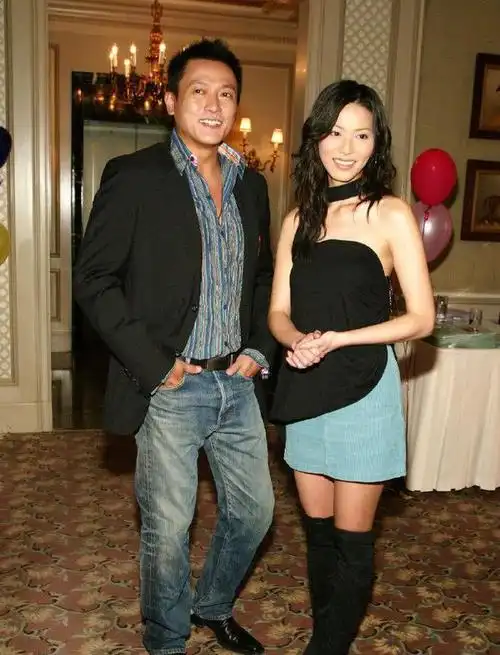 魏骏杰滕丽名相恋9年而分手近照曝光男方发福女方依旧美丽