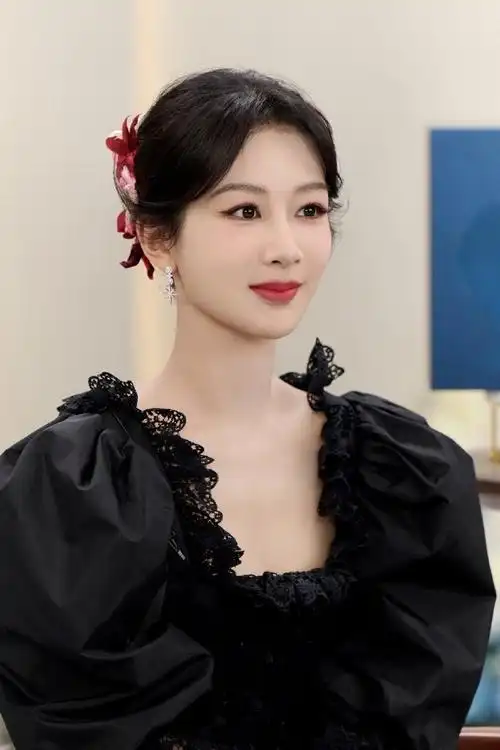 杨紫##杨紫黑色高定礼服#我的黑天鹅公主殿下杨紫,你的美丽真的让人