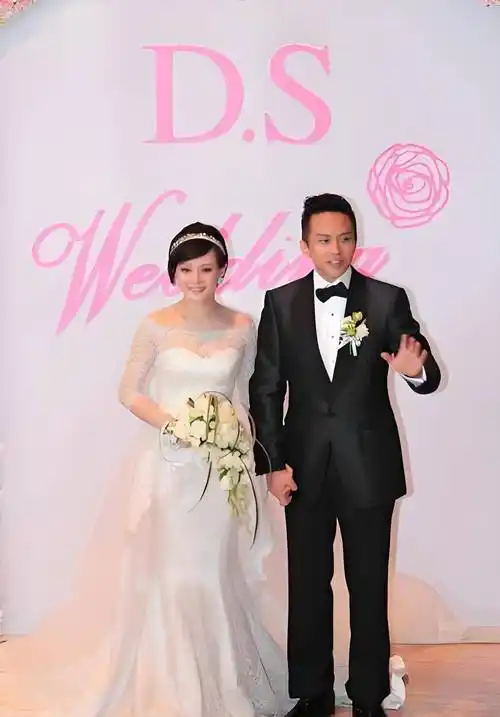 原创孙俪组建家庭乐队梦碎与邓超14年的婚姻中表面强势的她才是被拿捏