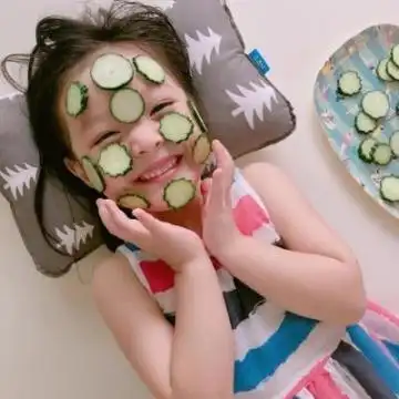 超可爱的小女生萌娃,女生头像图片-回车桌面