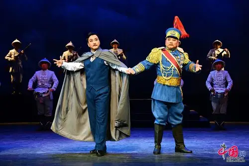 湘剧保护传承中心湘剧《护国》剧照,罗志勇(左)饰蔡锷,曹汝龙饰袁世凯