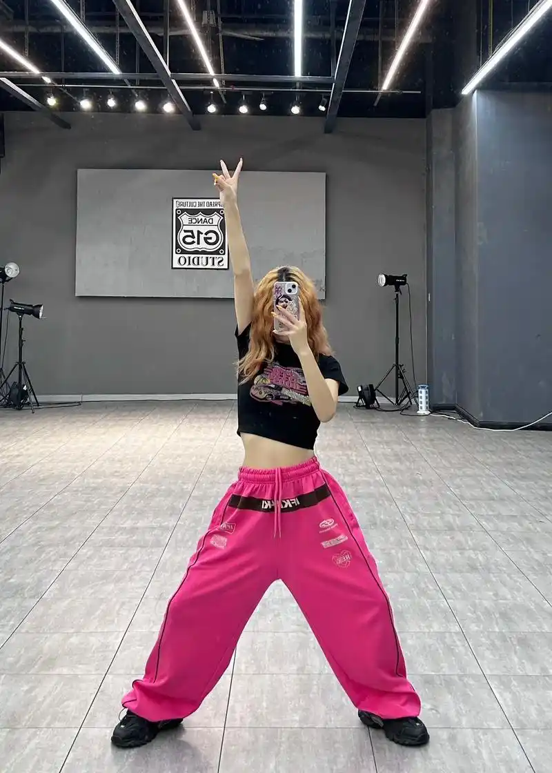 玫红色我直接悍在腿上了#爵士女孩 #jazz #辣妹 #舞蹈 - 抖音