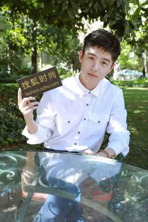 刘昊然清爽养眼品牌活动图片