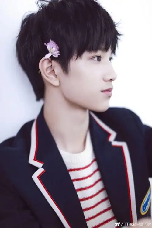 陈玺达没事啊 贺峻霖好吧,我大人有大量,不和你计较 墨凉余笙