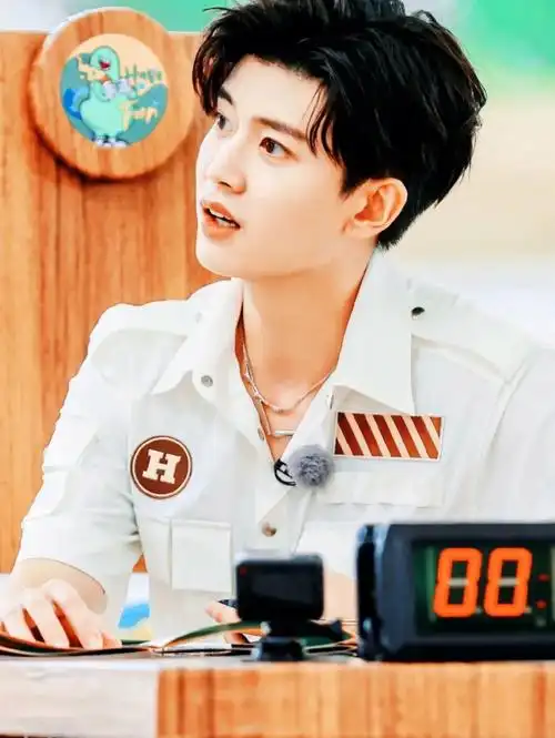 是笨蛋美女呀～(作者) :决定去看嗨放派嘞推荐人数