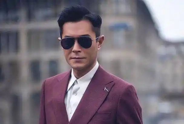 古天乐先生对慈善事业倾注了极大的热情,他慷慨解囊,资助建立了众多