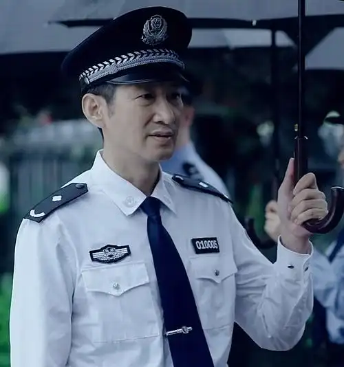 你们知道王劲松老师演过多少个警察嘛