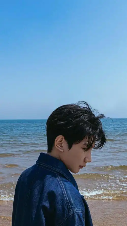 王源森林和海边写真大片