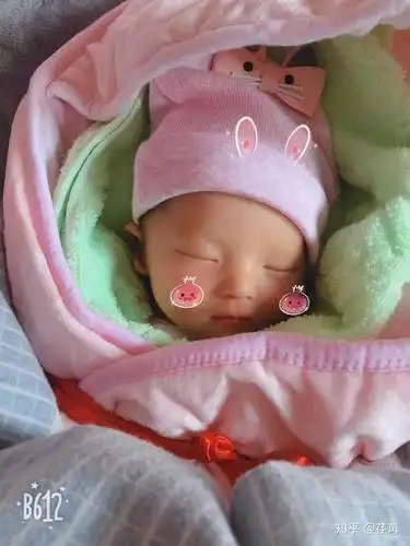 出生的一两个月的小婴儿可以有多可爱?