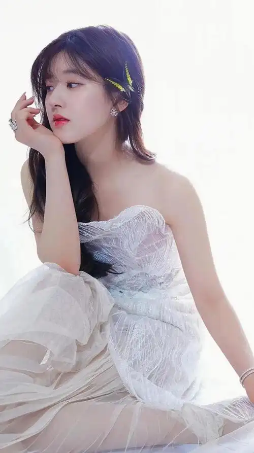 赵露思清纯绝美俏丽写真楚楚动人