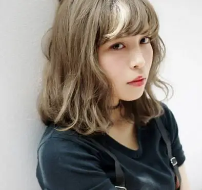 的造型搭配丰盈式的黑卷发十足的温柔淑女风檀棕色檀棕色有栗色的感觉