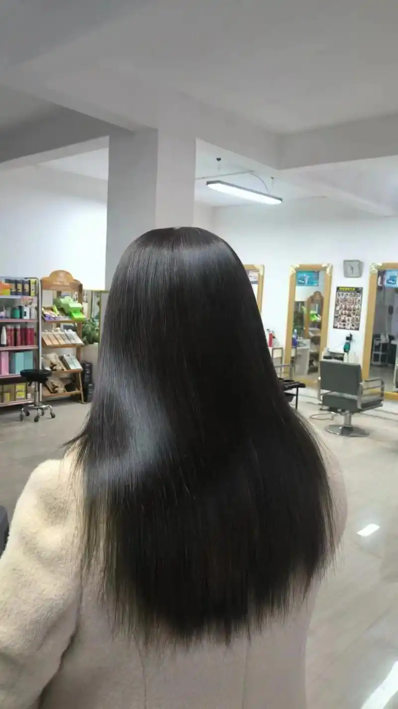 今日份作品,做个发型换个人,来约#头发拉直后的样子 #新的一 - 抖音