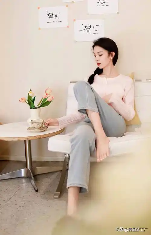 除了漂亮的外表之外,陈瑶的腿还有其他属性.