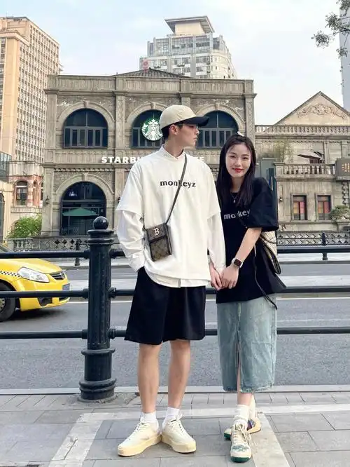 春日约会78158175简约感情侣穿搭