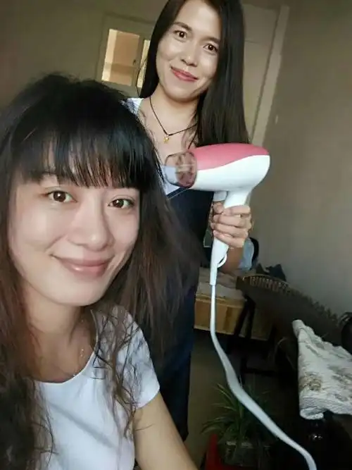 第一个给我吹头发的女生,爱了