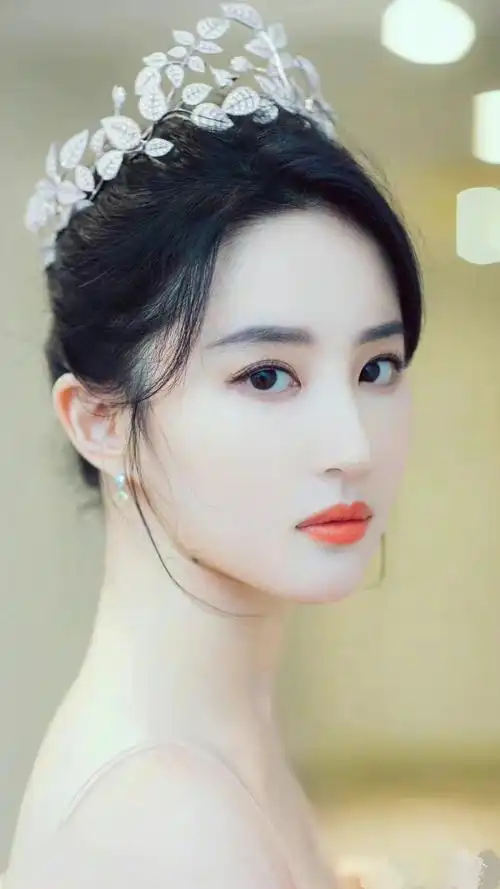 刘亦菲:天仙侧颜真的没话说,过于优越了!