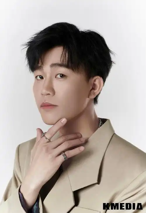 "通过综艺《一年一度喜剧大赛》,让更多的人认识了@张弛zhangc@王皓卡