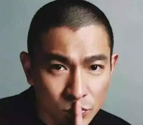 男生美人尖发型图