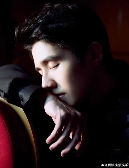 刘昊然新中式硬控我