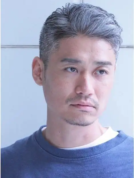 中老年男士发型别乱剪可以试试这几款即使头发花白也很帅