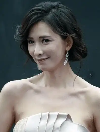 45岁林志玲近照曝光脸美丽依旧但还是藏不住鱼尾纹了