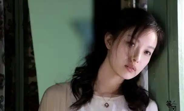 谋女郎出道,转战电视圈被批油腻,为什么倪妮的资源还这么好?