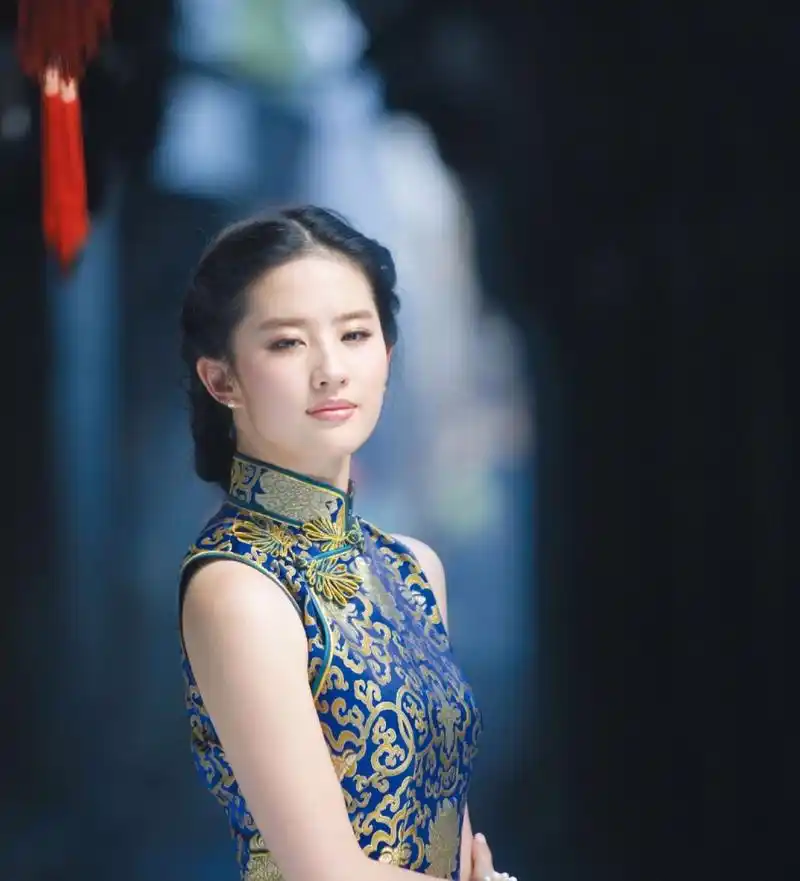 刘亦菲的旗袍造型,端庄典雅,韵味十足!