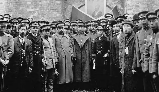 其实只叫了一百来年,民国时期差点被废除_农历_孙中山_袁世凯