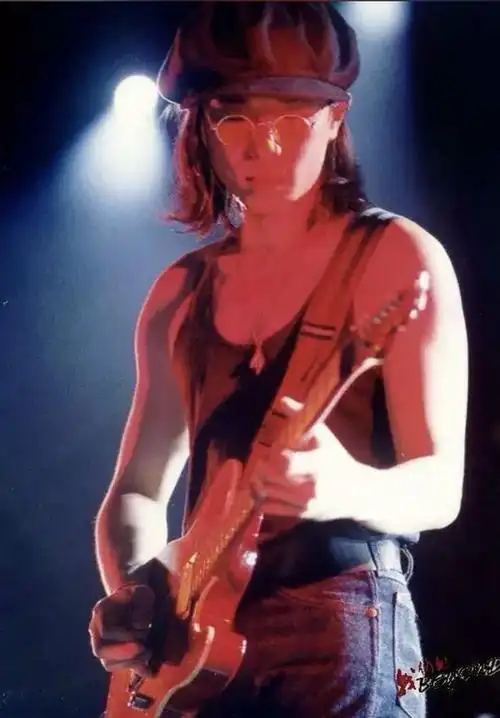 放一张黄贯中57岁的身材图