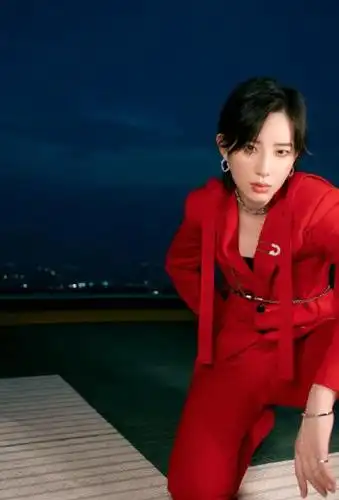 > 李斯丹妮清爽干净写真图片(2/5)