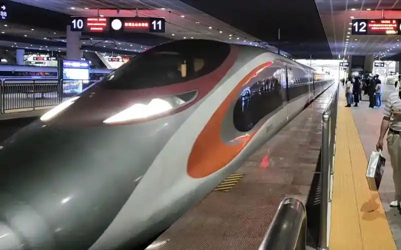 【动感号】港铁crh380a-0253进深圳北12站台正线停车