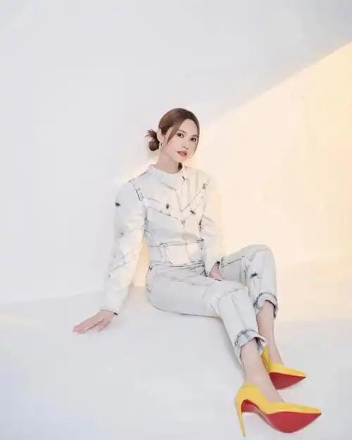 杨丞琳inchristianlouboutin